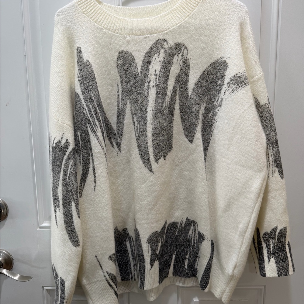 Fantastic Fawn Cream and Gray Abstract Sweater